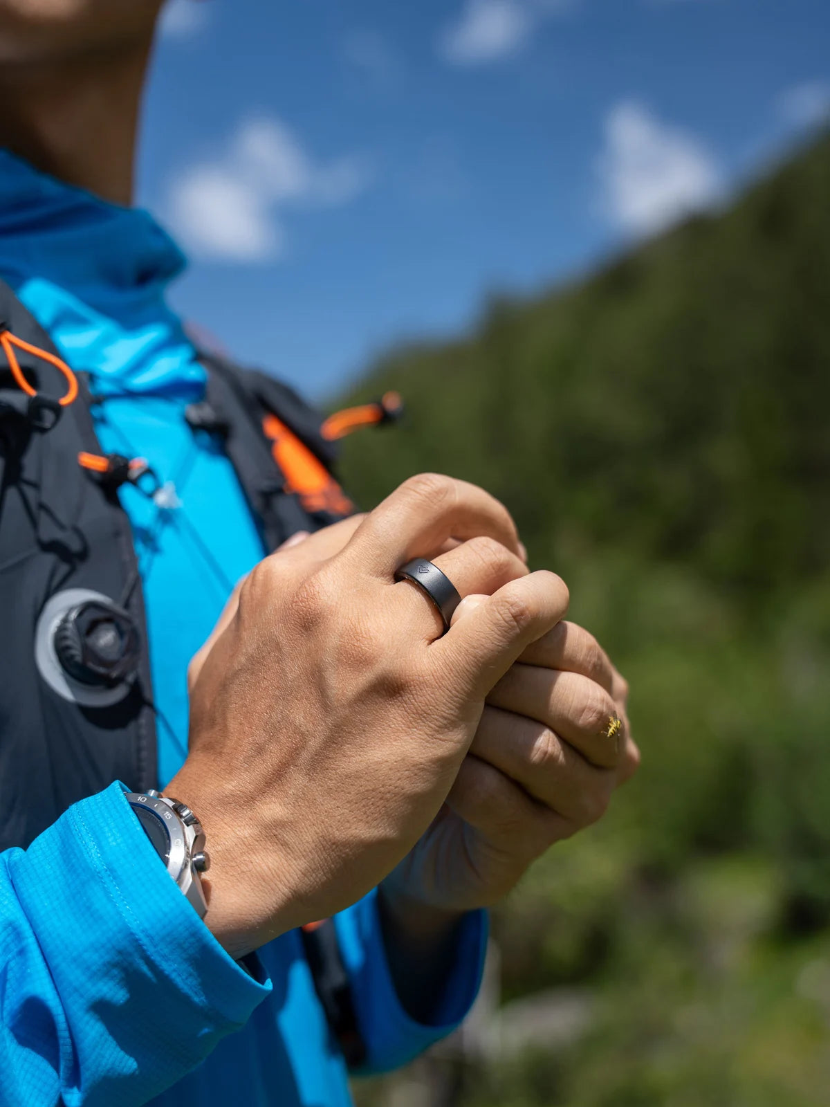HSRing X3 in matte black worn outdoors
