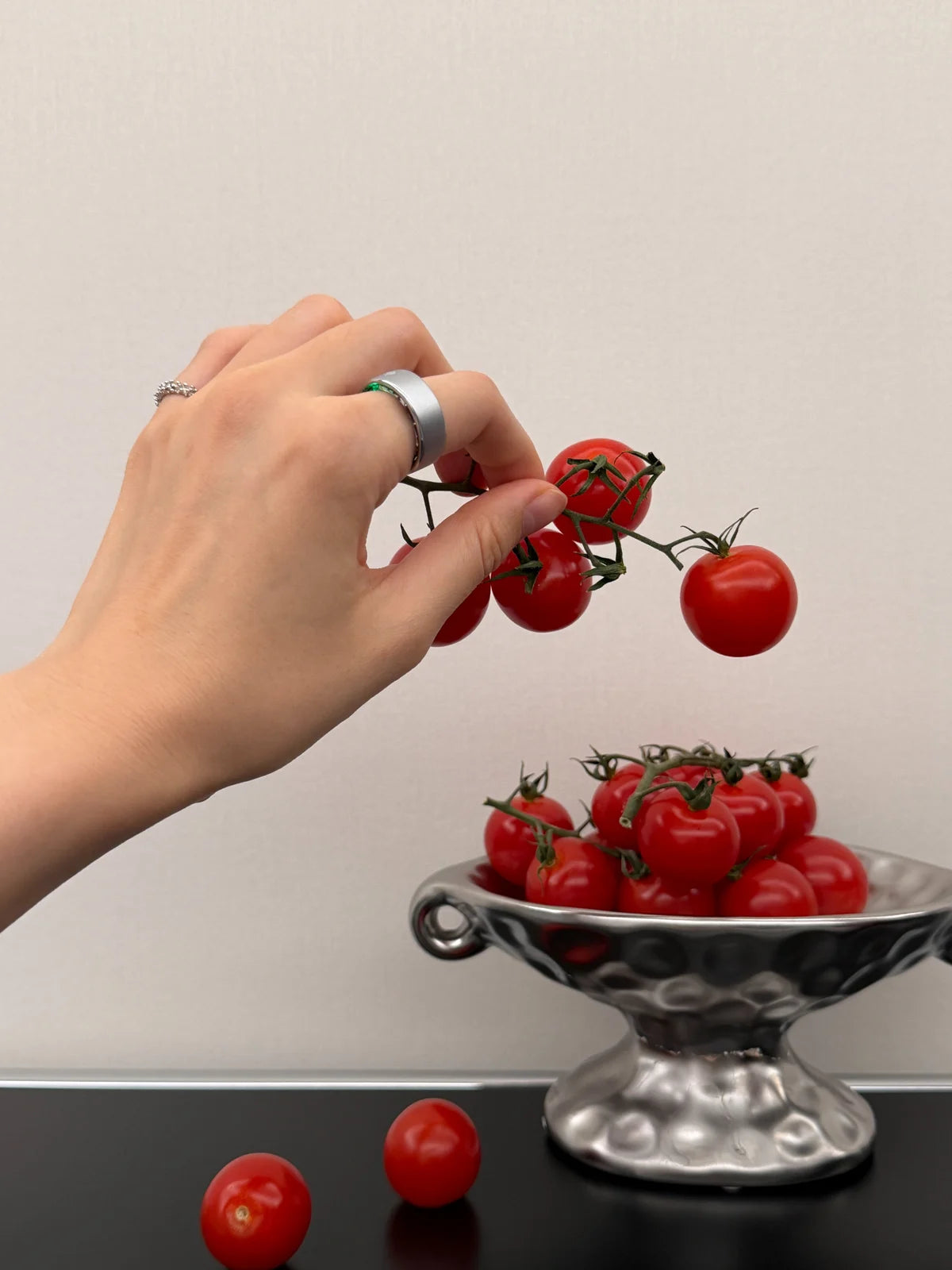HSRing X3 in brushed silver worn while picking tomatoes